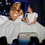 m_mariahcareysingswithmonroe_121922-2