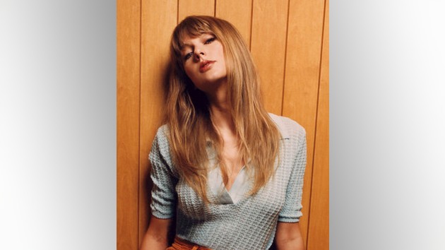 m_taylorswift2022bethgarrabrant_122222