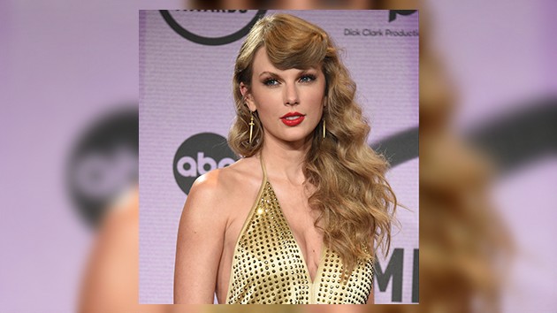 m_taylor_swift_123022