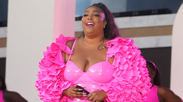 m_lizzo_032223982812