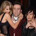 getty_taylorswiftnickgrimshawandmattyhealy_051223467797