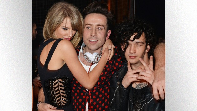 getty_taylorswiftnickgrimshawandmattyhealy_051223467797