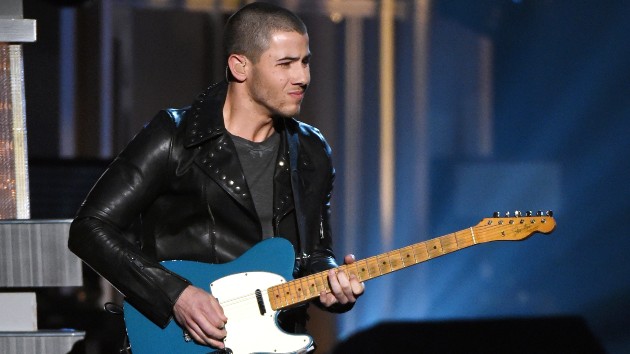 getty_nickjonas_052223552974