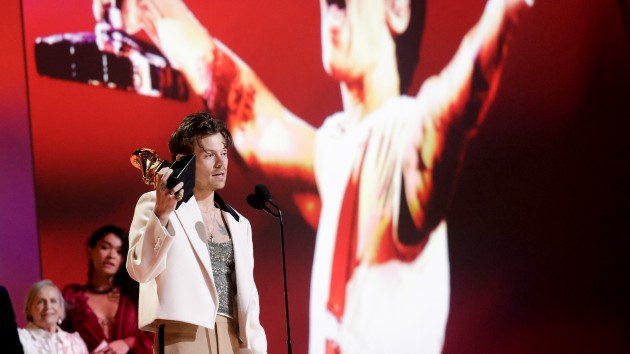 m_harrystyles_052323978410