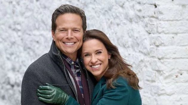 e_hallmark_movie_lacey_and_scott_06292023254265
