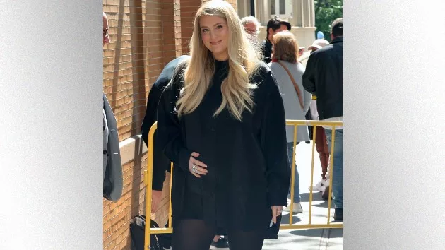 getty_meghantrainorpregnant_070423423255