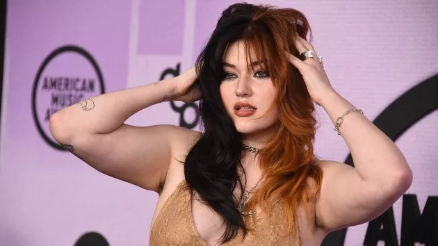 m_gaylehandsinhairama_031623_0670232