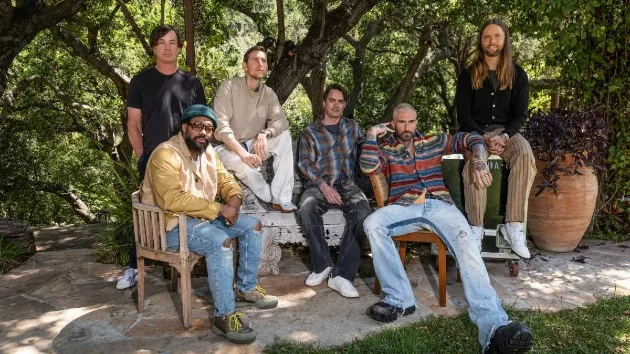 m_maroon52023_051112329084