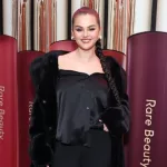 getty_selenagomezrarebeautyevent_100423270385
