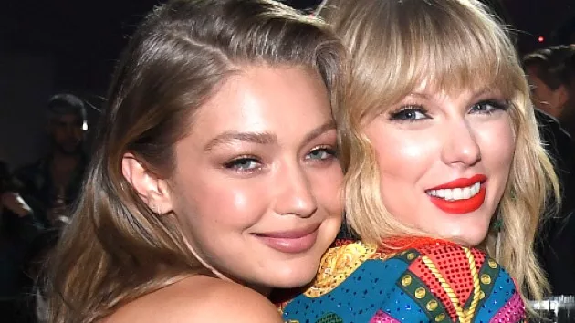 getty_gigiandtaylor_111423201155