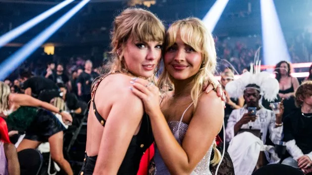 getty_sabrinacarpenterandtaylorswift_11152342724