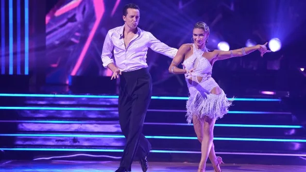 m_jasonmrazdwts_112223918274