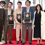 getty_jobrosandfam_120823173540