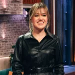 m_kellyclarksonblackleatherdress_010324883879