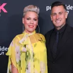 getty_pinkandcareyhart_010823173791