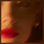 m_arianagrandeartwork_010823image_frame200185