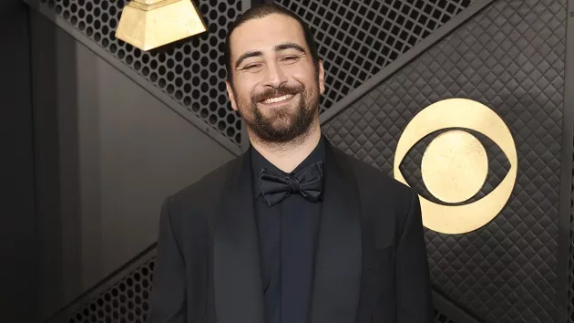m_noahgrammys_020624266178