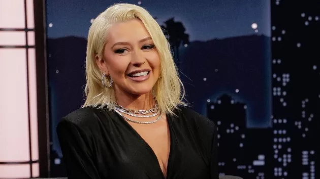 m_christinaaguileraonkimmel2_122123412384