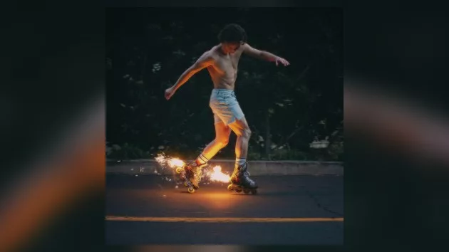 m_bensonboonefireworksandrollerblades_032224427481