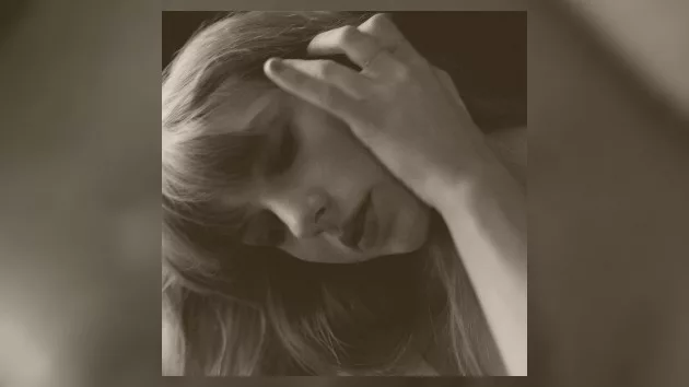 m_taylorswifttheboltersquare_041824_0208536
