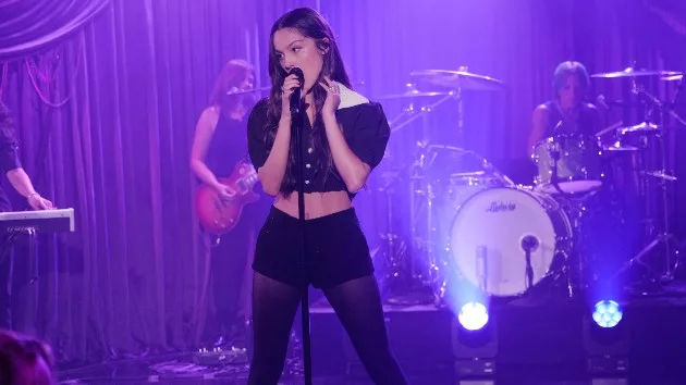 m_oliviarodrigokimmel4_022124467068