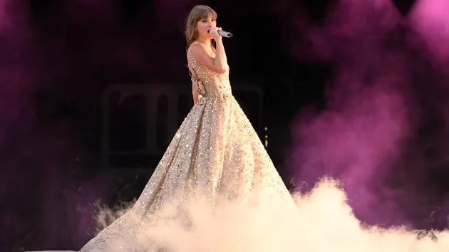 getty_taylorswiftlongdress_07232434733