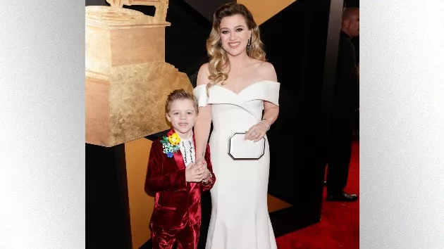getty_kellyclarksonandremy_020724_0823166