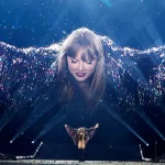 getty_taylorswiftbowing_121024161792