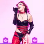 getty_chappellroansingingonstage_0121025406789
