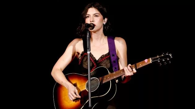 getty_gracieabramsonstage_011525575298