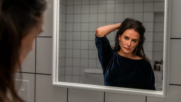 e_demimoore_012325426964