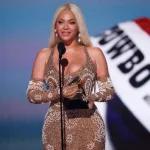 m_beyoncewinsalbumoftheyear_020625392374