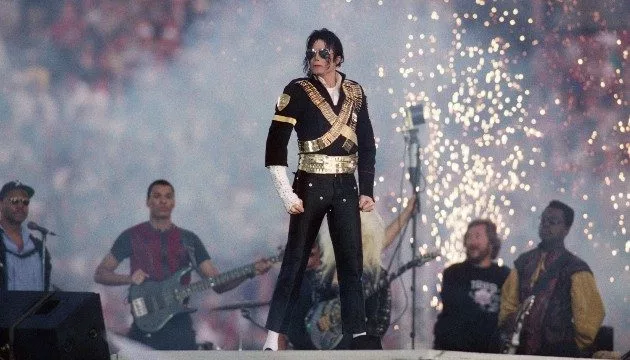 getty_mjsuperbowl_020725690947