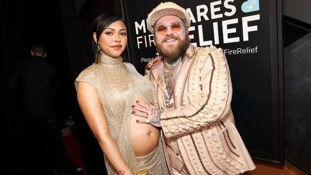 m_teddyswimsandraichegrammys_020325124211