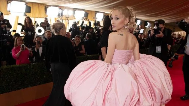 m_arianagrandeoscars2_jennyanderson_011625114994