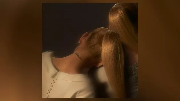 m_arianagrandeeternalsunshinetwoponytails_031924319642