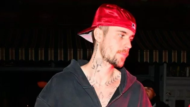 getty_justinbieberredhat_030625110701