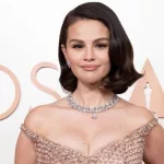 m_selenagomez_oscars20carpet1_scott20kirkland_031125477782