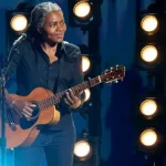 getty_tracychapmanguitaratgrammys_040725398911