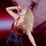 getty_taylorswiftheadback_060325243915