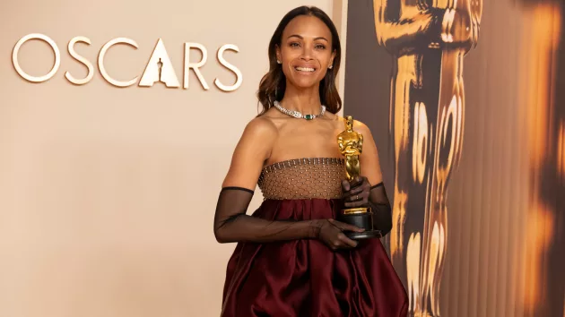e_zoesaldana_060425492566