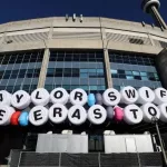 getty_inflatable20bracelettoronto_062626255700