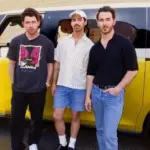 m_jonasbrothersvwbus_081225324440