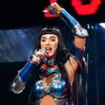 getty_katy20perry20arm20raised_101425263063