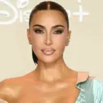 e_kimkardashian_102425943715