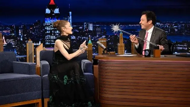 m_arianagrandewandfallon_111925666363