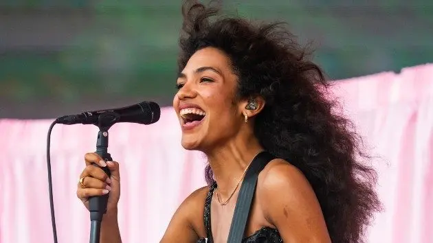 getty_olivia20dean20smiling_112925490227