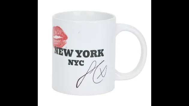 m_sabrinacarpenterauctionmug_011426145893