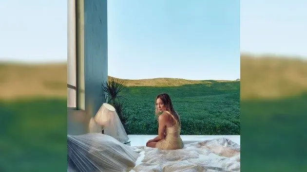 m_hilaryduff_011526143625