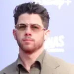 getty_nick20jonas20sunglasses_020426545130